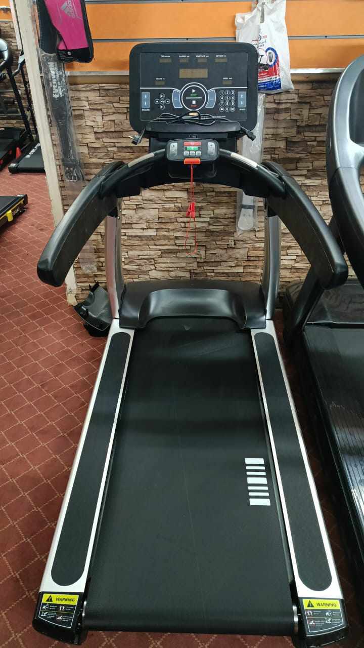 Life Fitness 220kg Treadmill