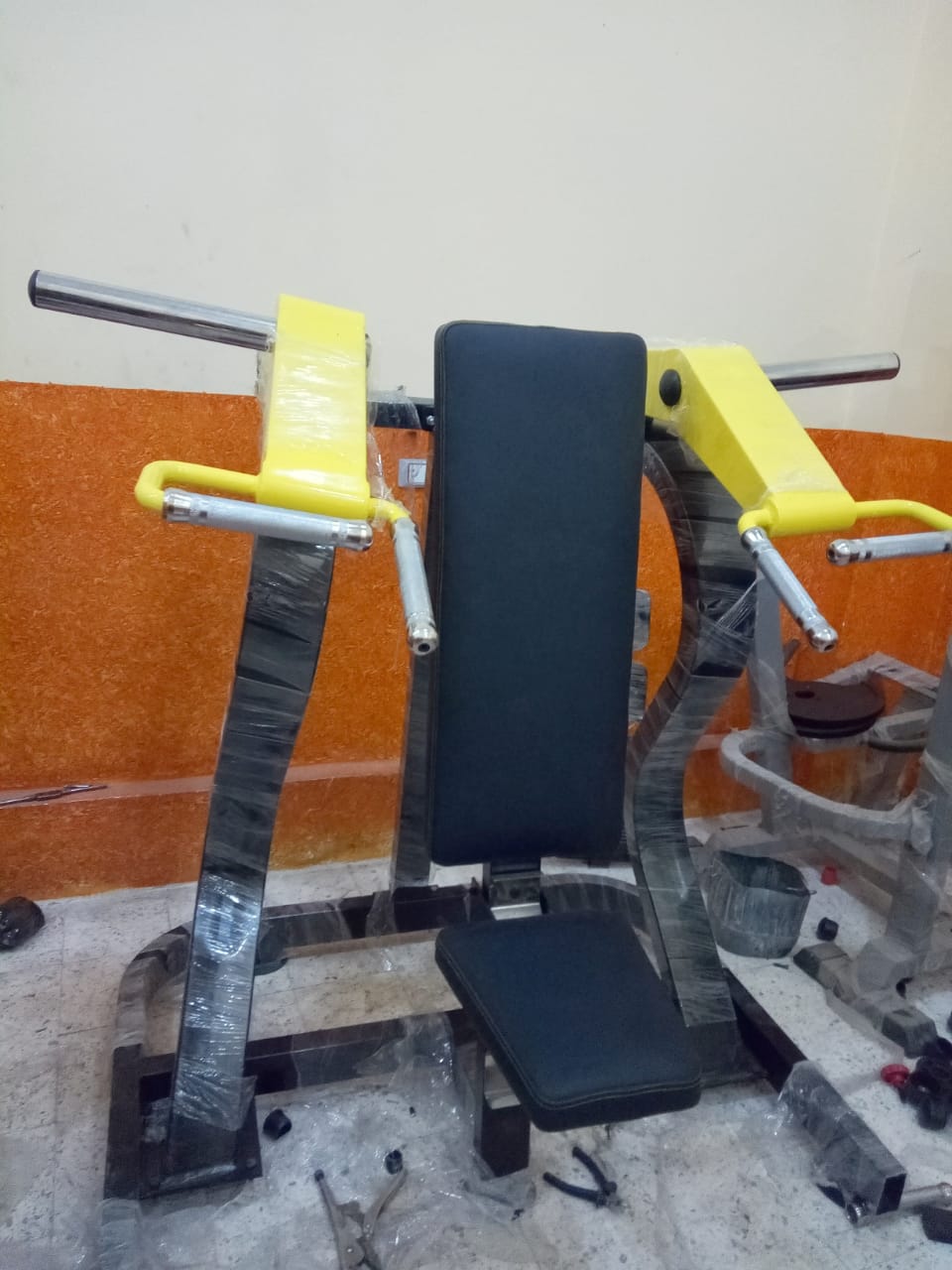 Freeweight shoulder device